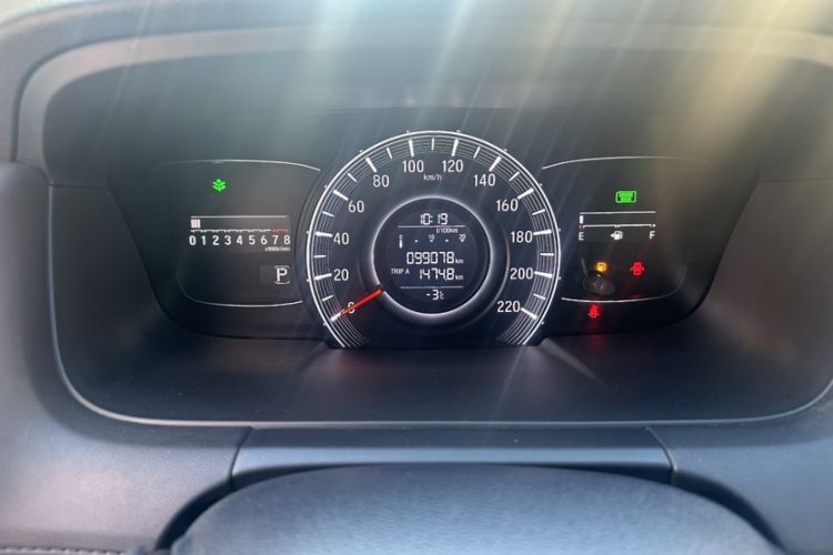 Used Honda Odyssey 2018 2.4L Smart Edition Odometer Close Up