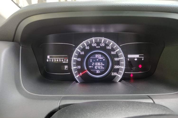 Used Honda Odyssey 2018 2.4L Smart Edition Odometer Close Up