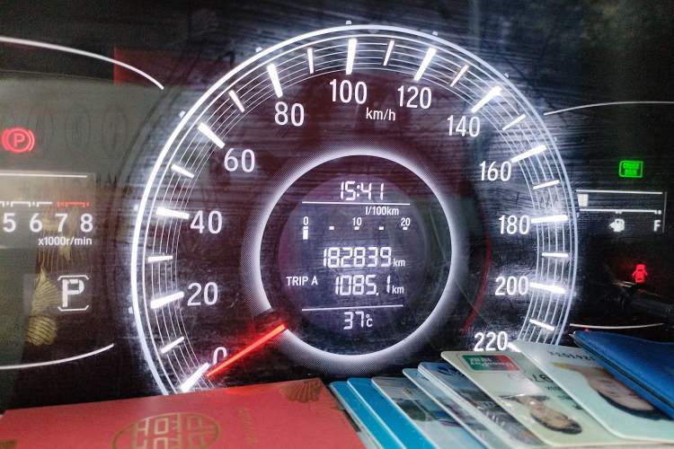 Used Honda Odyssey 2018 2.4L Smart Edition Odometer Close Up