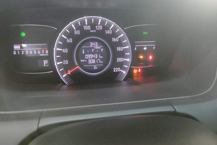 Used Honda Odyssey 2018 2.4L Smart Edition Odometer Close Up