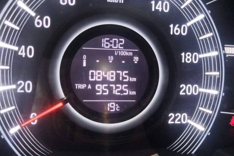 Used Honda Odyssey 2018 2.4L Smart Edition Odometer Close Up