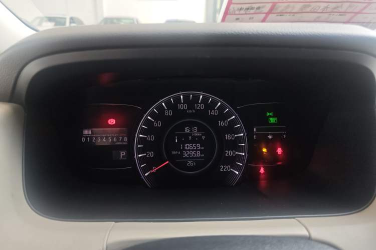 Used Honda Odyssey 2018 2.4L Smart Edition Odometer Close Up