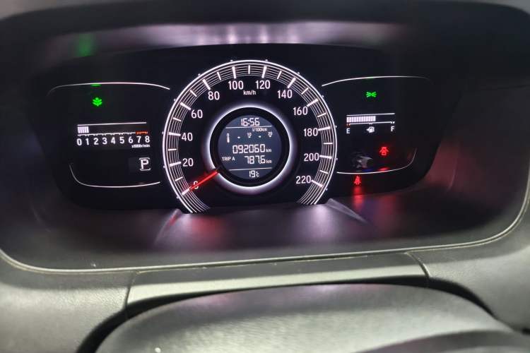 Used Honda Odyssey 2018 2.4L Luxury Edition Odometer Close Up