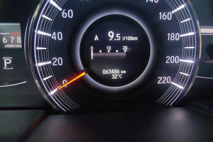 Used Honda Odyssey 2018 2.4L Supreme Edition Odometer Close Up