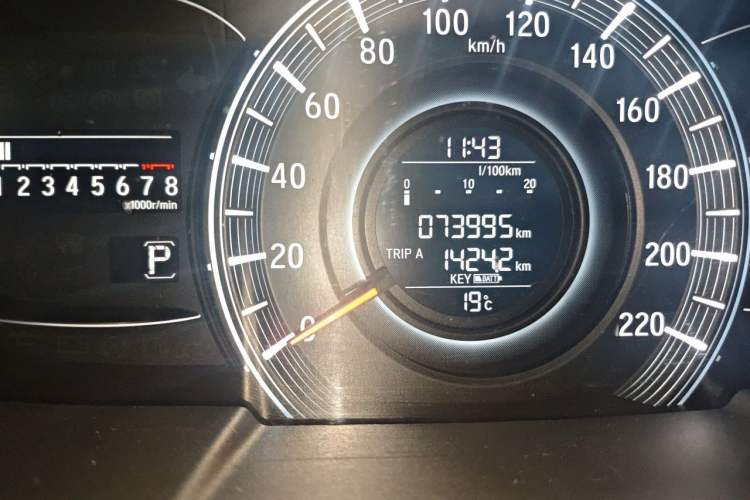 Used Honda Odyssey 2018 2.4L Smart Edition Odometer Close Up