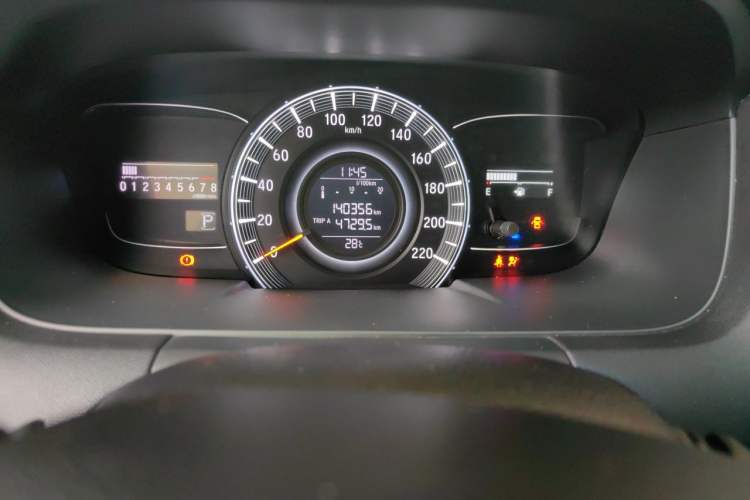 Used Honda Odyssey 2018 2.4L Luxury Edition Odometer Close Up