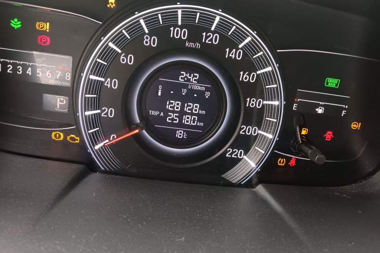 Used Honda Odyssey 2018 2.4L Smart Edition Odometer Close Up