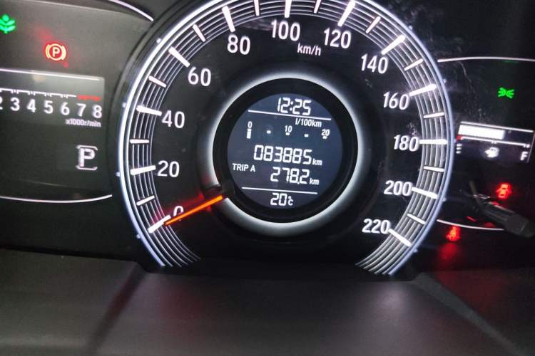 Used Honda Odyssey 2018 2.4L Smart Edition Odometer Close Up