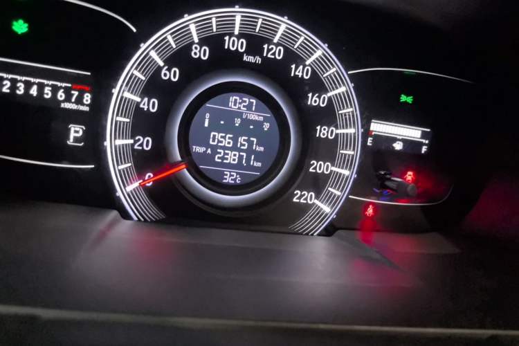 Used Honda Odyssey 2018 2.4L Smart Edition Odometer Close Up