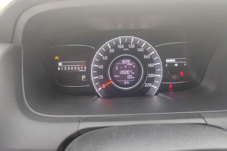 Used Honda Odyssey 2018 2.4L Luxury Edition Odometer Close Up