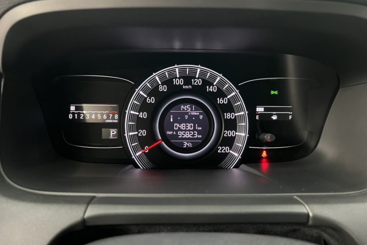 Used Honda Odyssey 2018 2.4L Smart Edition Odometer Close Up