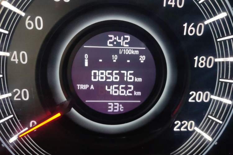 Used Honda Odyssey 2018 2.4L Smart Edition Odometer Close Up