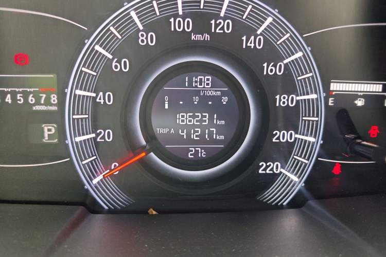 Used Honda Odyssey 2018 2.4L Smart Edition Odometer Close Up