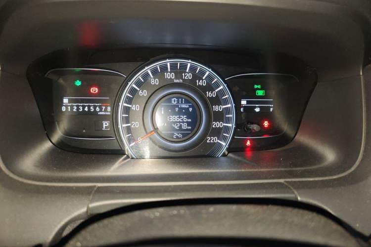 Used Honda Odyssey 2018 2.4L Smart Edition Odometer Close Up