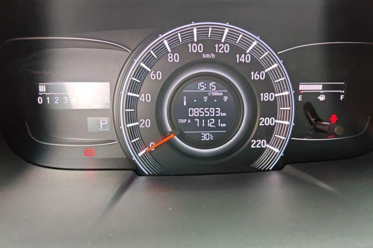 Used Honda Odyssey 2018 2.4L Luxury Edition Odometer Close Up
