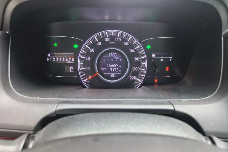 Used Honda Odyssey 2018 2.4L Luxury Edition Odometer Close Up