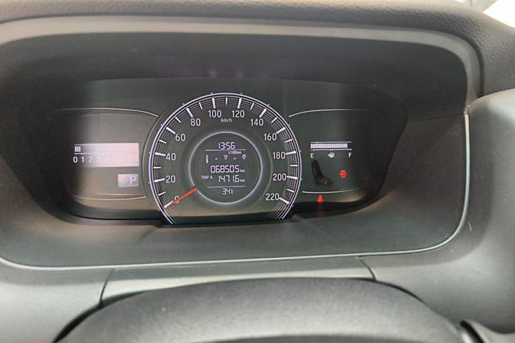 Used Honda Odyssey 2018 2.4L Luxury Edition Odometer Close Up