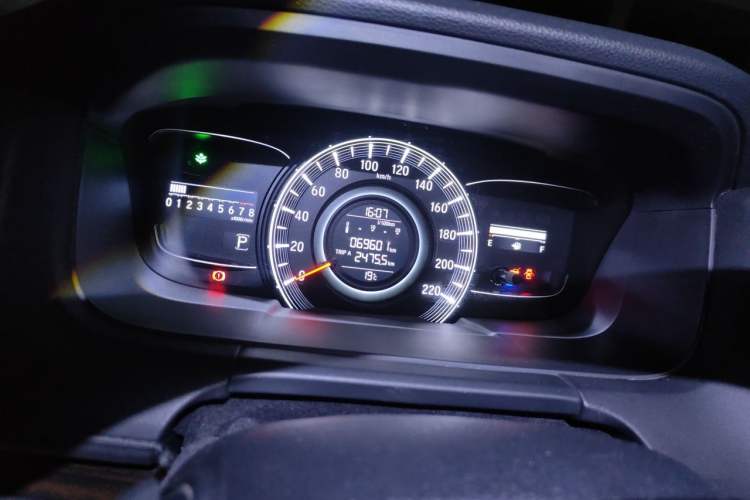 Used Honda Odyssey 2018 2.4L Luxury Edition Odometer Close Up