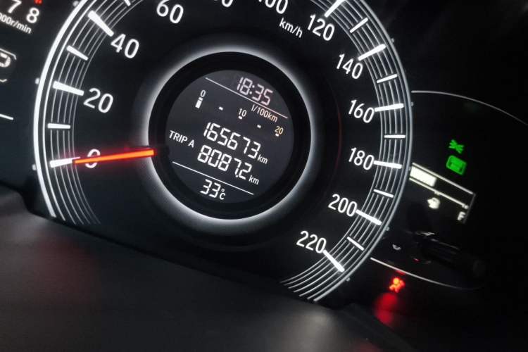 Used Honda Odyssey 2018 2.4L Smart Edition Odometer Close Up