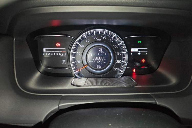 Used Honda Odyssey 2018 2.4L Smart Edition Odometer Close Up