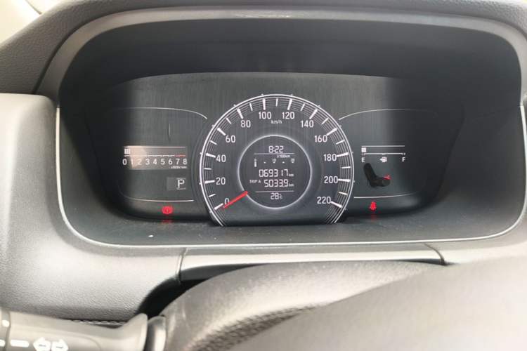 Used Honda Odyssey 2018 2.4L Luxury Edition Odometer Close Up