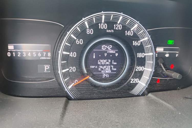 Used Honda Odyssey 2018 2.4L Smart Edition Odometer Close Up