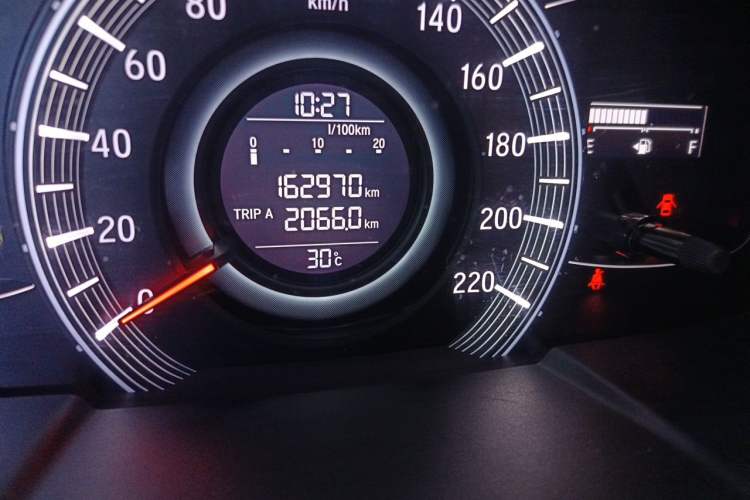 Used Honda Odyssey 2018 2.4L Smart Edition Odometer Close Up