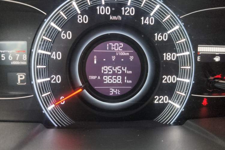 Used Honda Odyssey 2018 2.4L Smart Edition Odometer Close Up