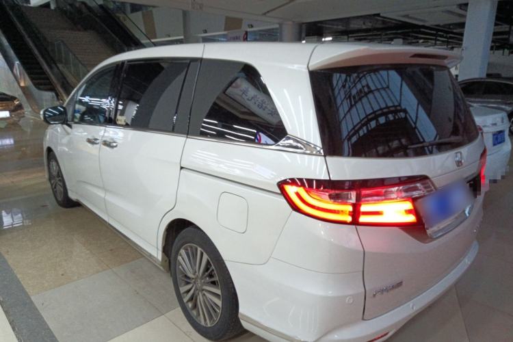 Used Honda Odyssey 2018 2.4L Luxury Edition Rear Left 45 Deg