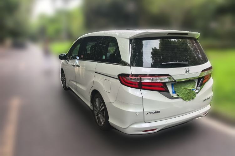 Used Honda Odyssey 2018 2.4L Luxury Edition Rear Left 45 Deg