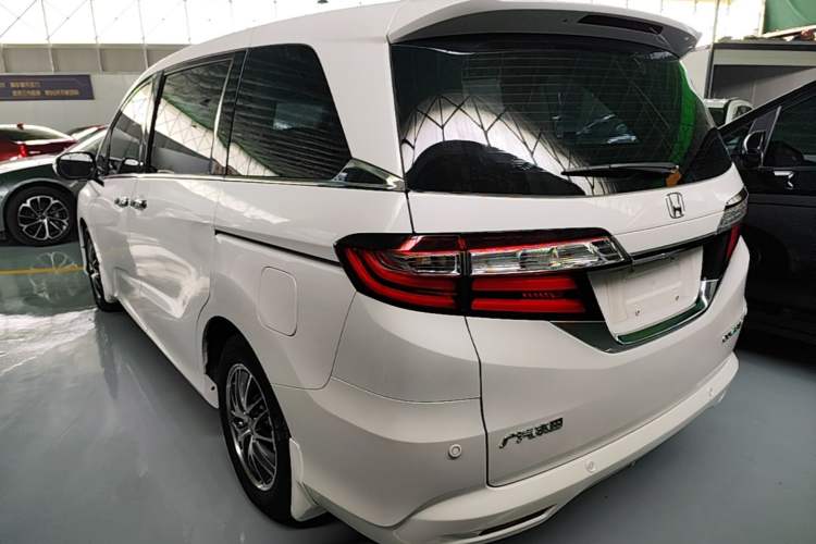 Used Honda Odyssey 2018 2.4L Comfort Version Rear Left 45 Deg