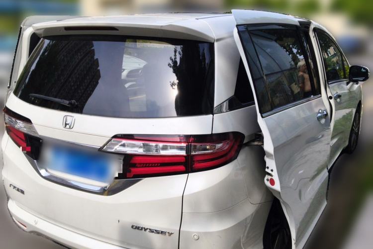 Used Honda Odyssey 2018 2.4L Supreme Edition Rear Right 45 Deg