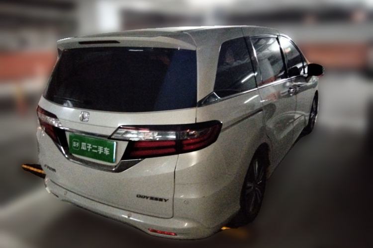 Used Honda Odyssey 2018 2.4L Luxury Edition Rear Right 45 Deg