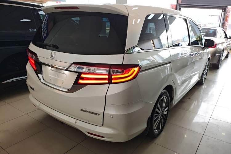 Used Honda Odyssey 2018 2.4L Smart Edition Rear Right 45 Deg
