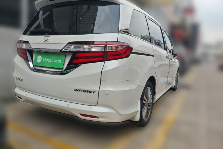 Used Honda Odyssey 2018 2.4L Luxury Edition Rear Right 45 Deg