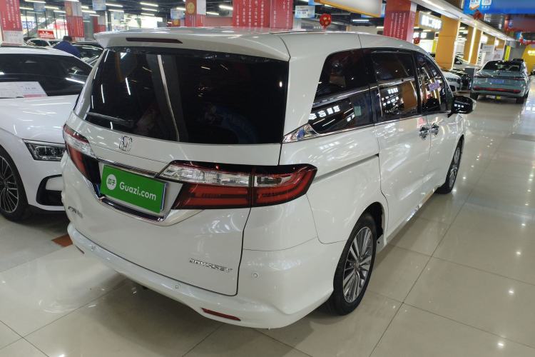 Used Honda Odyssey 2018 2.4L Luxury Edition Rear Right 45 Deg