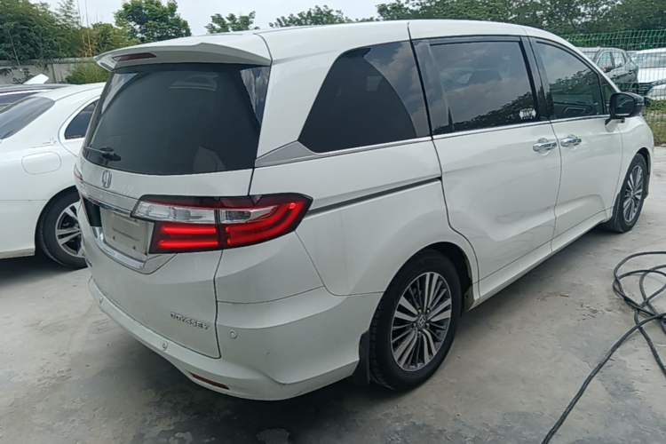 Used Honda Odyssey 2018 2.4L Prestige Edition Rear Right 45 Deg