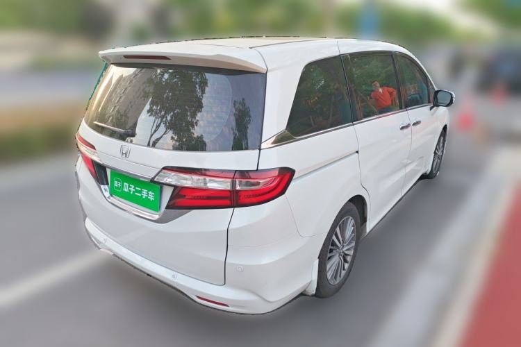Used Honda Odyssey 2018 2.4L Luxury Edition Rear Right 45 Deg