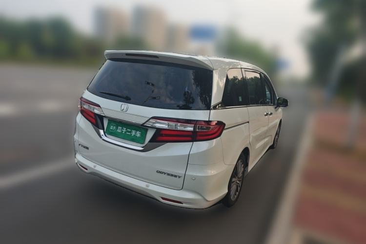 Used Honda Odyssey 2018 2.4L Luxury Edition Rear Right 45 Deg