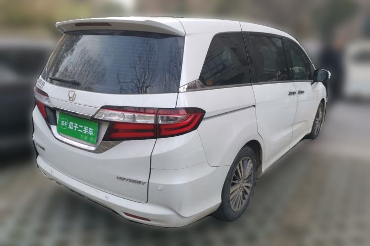 Used Honda Odyssey 2018 2.4L Luxury Edition Rear Right 45 Deg