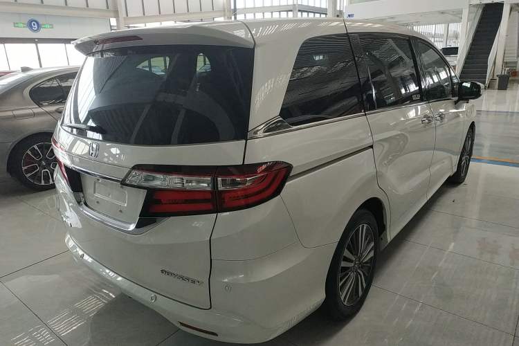 Used Honda Odyssey 2018 2.4L Smart Edition Rear Right 45 Deg