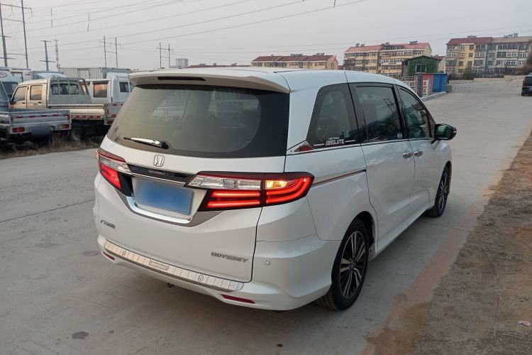 Used Honda Odyssey 2018 2.4L Luxury Edition Rear Right 45 Deg