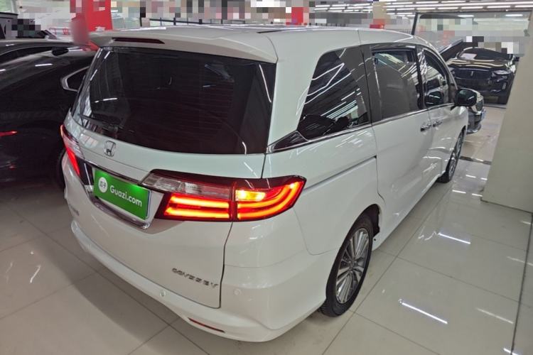 Used Honda Odyssey 2018 2.4L Luxury Edition Rear Right 45 Deg