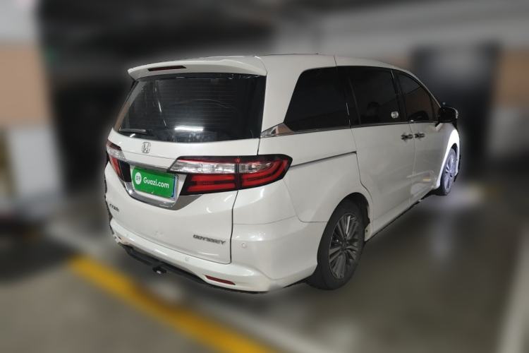Used Honda Odyssey 2018 2.4L Luxury Edition Rear Right 45 Deg