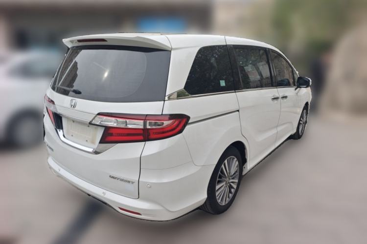 Used Honda Odyssey 2018 2.4L Luxury Edition Rear Right 45 Deg
