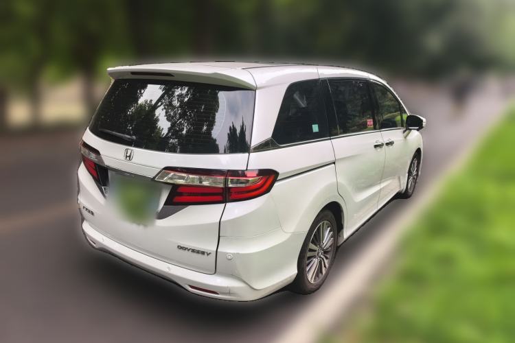 Used Honda Odyssey 2018 2.4L Luxury Edition Rear Right 45 Deg