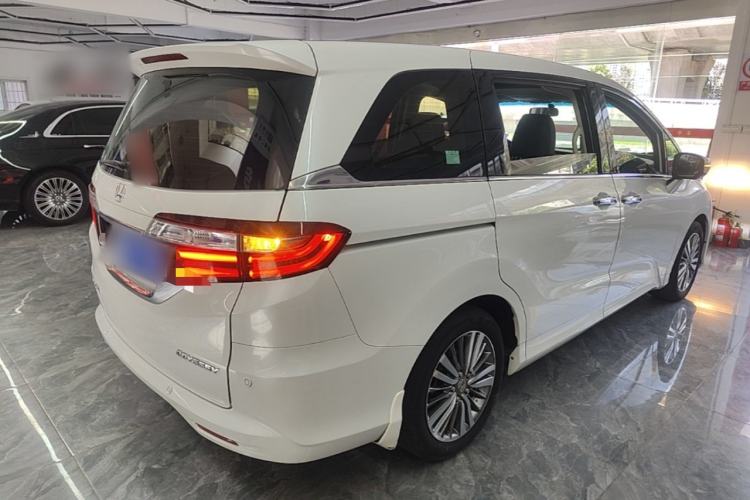 Used Honda Odyssey 2018 2.4L Luxury Edition Rear Right 45 Deg