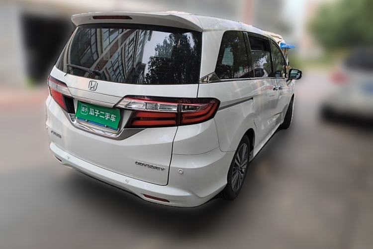 Used Honda Odyssey 2018 2.4L Luxury Edition Rear Right 45 Deg