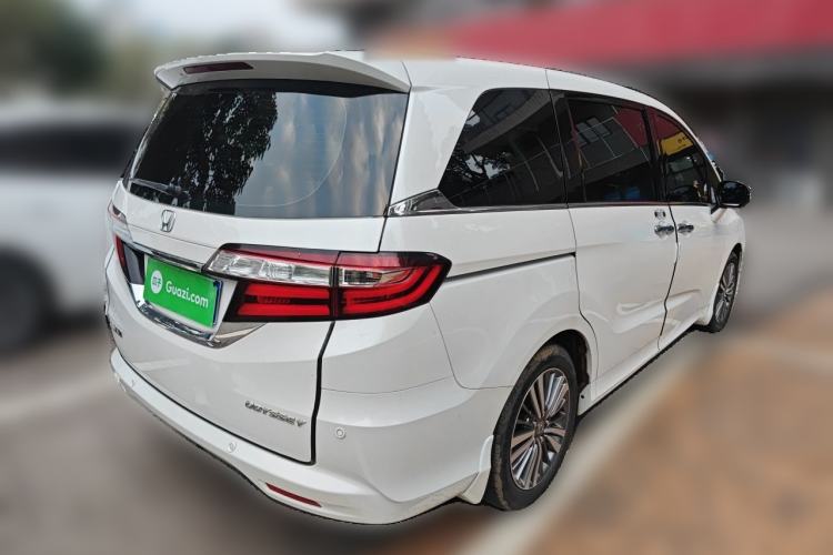 Used Honda Odyssey 2018 2.4L Luxury Edition Rear Right 45 Deg