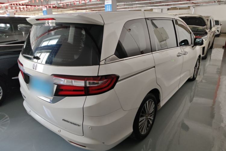 Used Honda Odyssey 2018 2.4L Luxury Edition Rear Right 45 Deg
